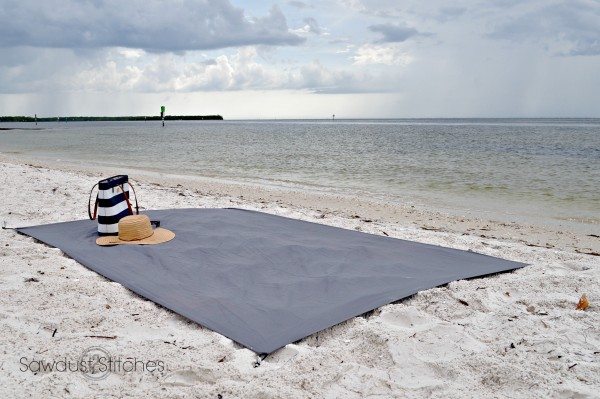 best  beach blanket ever sawdust2stitches.com