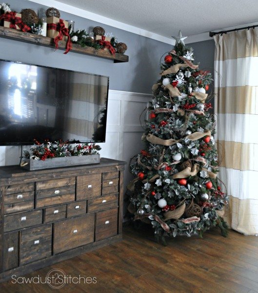family room holiday home tour sawdust2stitches.com